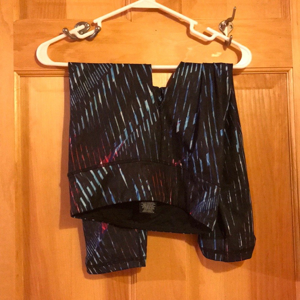 Cropped athletic leggings